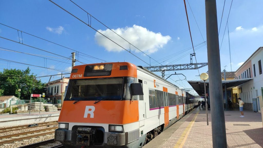 Descubre todo sobre la estación de Renfe de Sagunto: servicios, horarios y conexiones